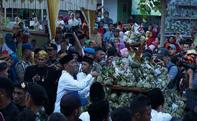 Warga Kudus Gelar Festival Ampyang