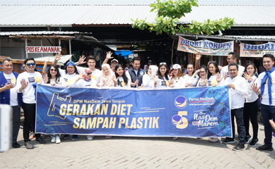 Sosialisasi Diet Plastik di Pasar Induk Johar Semarang